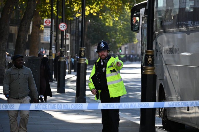 Συναγερμός στο Λονδίνο: Yποπτο πακέτο στη Ντάουνιγκ Στριτ