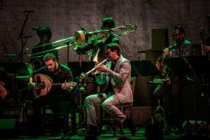 Bart Schneemann: «H ζωή δονείται από τη μουσική»