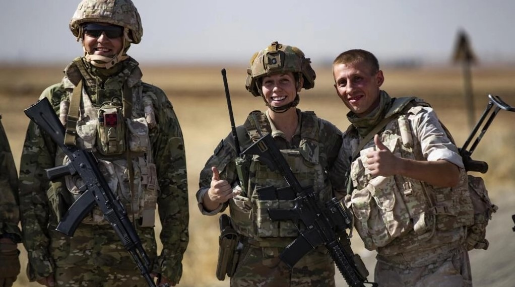 Αναπάντεχη συνάντηση Αμερικανών και Ρώσων στρατιωτικών στη Συρία – Δείτε τι συνέβη