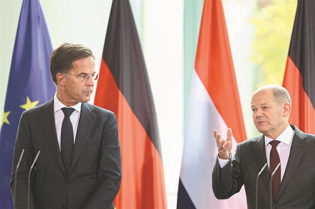 Διπλό «όχι» σε νέα χρέη και πλαφόν στο αέριο