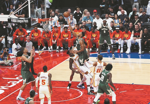 Ο θίασος σε παγκόσμια περιοδεία