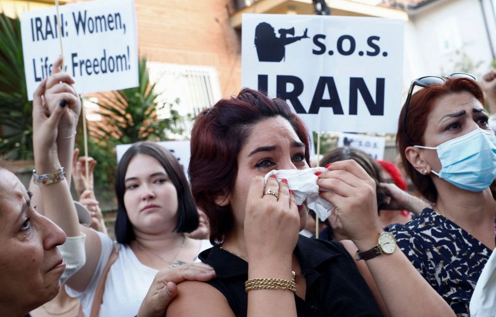 Νεκρή 16χρονη στο Ιράν: Οι Αρχές διαψεύδουν ότι τη σκότωσαν