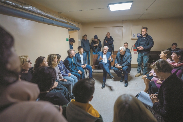 «Σας στηρίζουμε οικονομικά, πολιτικά και στρατιωτικά»