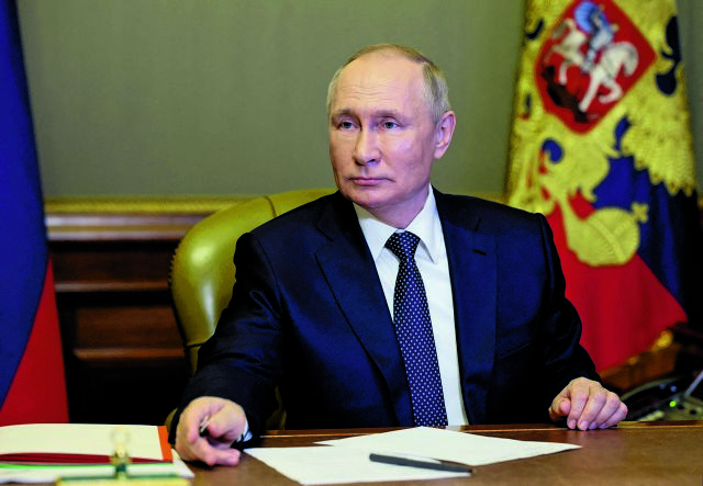 Κατεβαίνει επισήμως ξανά για πρόεδρος