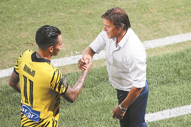 Αμόκ με το γήπεδο, αποφασιστικότητα για την αντεπίθεση