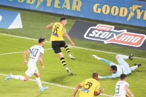 Εύκολη πρόκριση με Κοσίδη και Σιντιμπέ