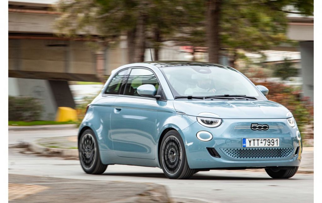 Το ηλεκτρικό FIAT 500 με αυτονομία  έως και τα 460χλμ. – Πόσο κοστίζει στην χώρα μας με την επιδότηση των 9.000 ευρώ