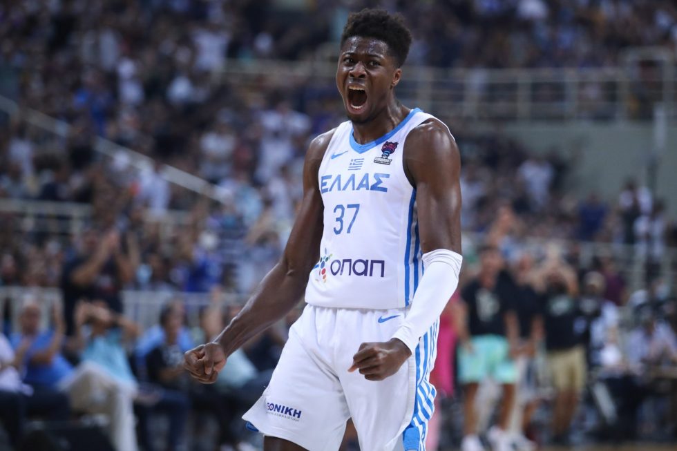 Οργιάζουν οι φήμες για τον Κώστα Αντετοκούνμπο ότι επιστρέφει στην Ελλάδα