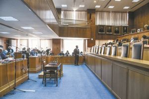 Ερευνα για τους «φακέλους με χρήματα» στον ΣΥΡΙΖΑ