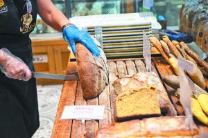 «Καμπανάκι» από ΕΦΕΤ: Αύξηση περιεκτικότητας αλατιού στο ψωμί – Ανησυχία για τη δημόσια υγεία