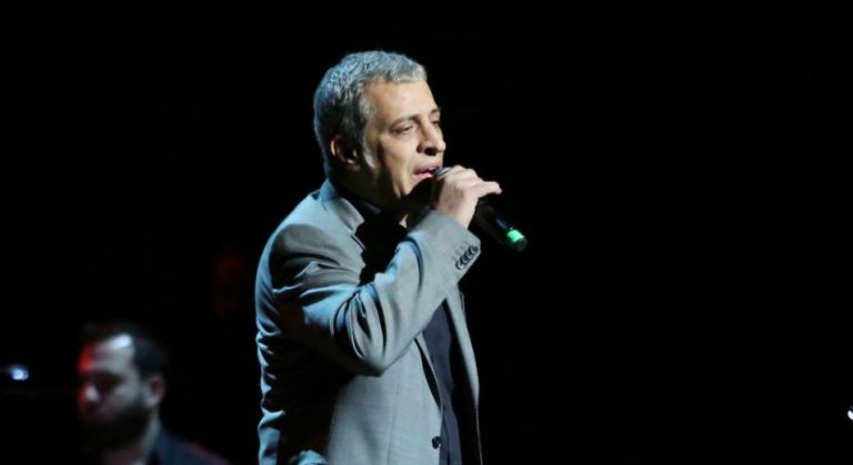 Θέμης Αδαμαντίδης: Βαρύ πένθος για τον  τραγουδιστή – Πέθανε η μητέρα του