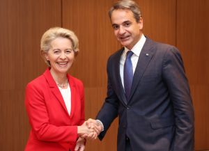 Ούρσουλα φον ντερ Λάιεν στον Μητσοτάκη: «Μαζί θα εργαστούμε για τη μείωση των υψηλών τιμών της ενέργειας»