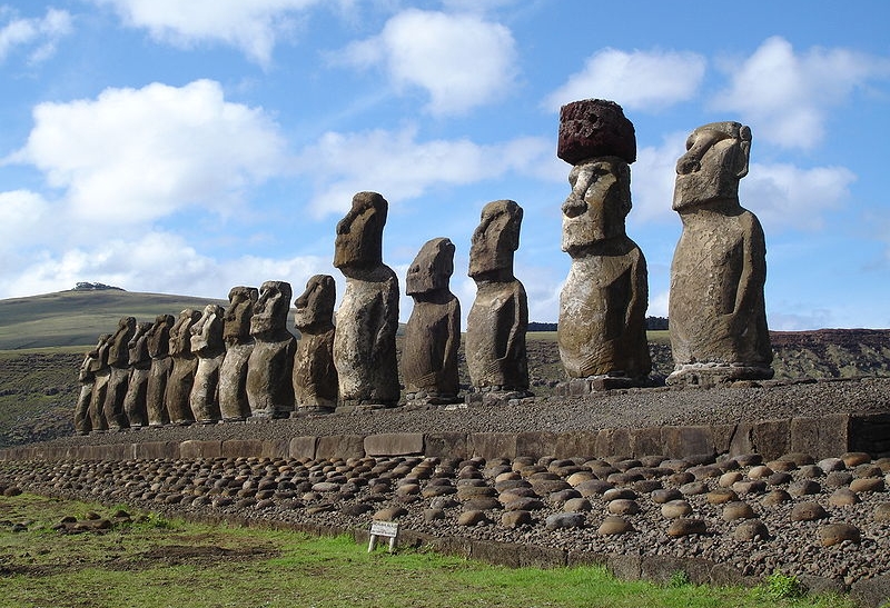 Εμπρηστής προκάλεσε ανεπανόρθωτες φθορές στα εμβληματικά αγάλματα του Νησιού του Πάσχα