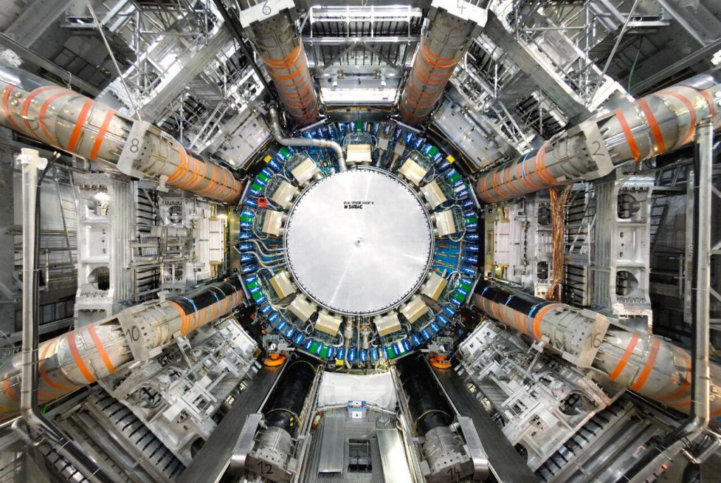 Σκοτάδι και στην επιστήμη: Κλείνουν το CERN για εξοικονόμηση ενέργειας