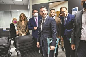 Οι προτάσεις του ΠΑΣΟΚ: Και Κέντρο και Αριστερά