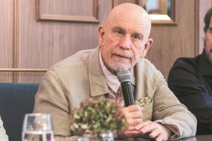 «Ολοι πλέον γίνονται κριτικοί»