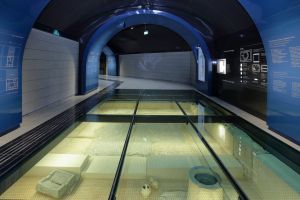 «Μετρό και Αρχαία», εγκαινιάστηκε η μόνιμη έκθεση στον σταθμό «Δημοτικό Θέατρο» Πειραιά