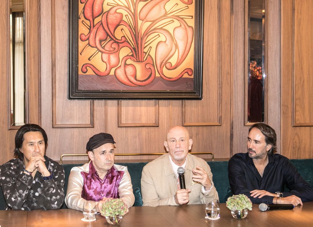 Στην Ελλάδα ο Τζον Μάλκοβιτς: Η συνέντευξη Τύπου και το δείπνο στο Athénée