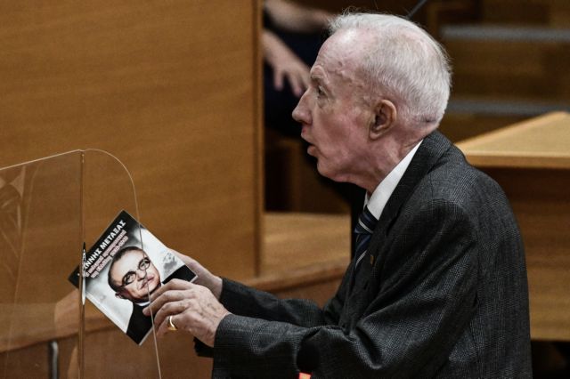 Δίκη Χρυσής Αυγής: Πάλι δεν είδε τον ναζιστικό χαιρετισμό Πλεύρη η πρόεδρος | tanea.gr