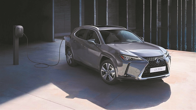 Το Lexus 300e με μεγάλη μπαταρία