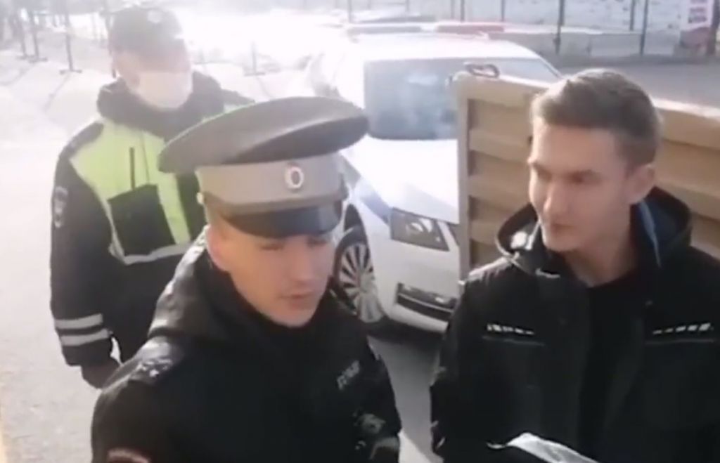 «Επιδρομές» της Αστυνομίας σε Μόσχα και Αγία Πετρούπολη – «Μαζεύουν» κόσμο για την επιστράτευση