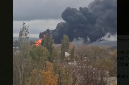 Ντονέτσκ: Αποθήκη καυσίμων βομβάρδισαν οι ουκρανικές δυνάμεις