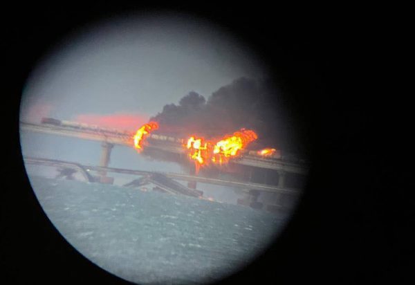 Ρωσία: Τρεις νεκροί από τη σφοδρή έκρηξη στη γέφυρα της Κριμαίας