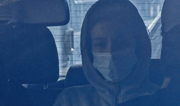 «Εξώθησες την κόρη σου στην πορνεία» – Το κατηγορητήριο για την μητέρα του κοριτσιού