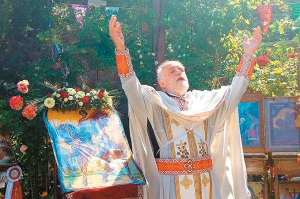Αγιοι Ισίδωροι Λυκαβηττού: Η πρώτη αντίδραση του «θαυματοποιού» παπα-Δημήτρη | tanea.gr