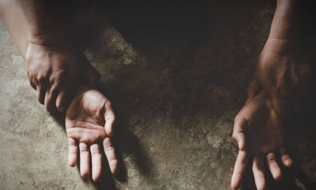 Κολωνός: Ο 53χρονος φέρεται να εξέδιδε τη 12χρονη μέσα σε αυτοκίνητα