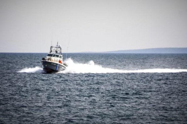 Λέσβος: Συνεχίζονται οι έρευνες μετά το ναυάγιο με τους 18 νεκρούς | tanea.gr