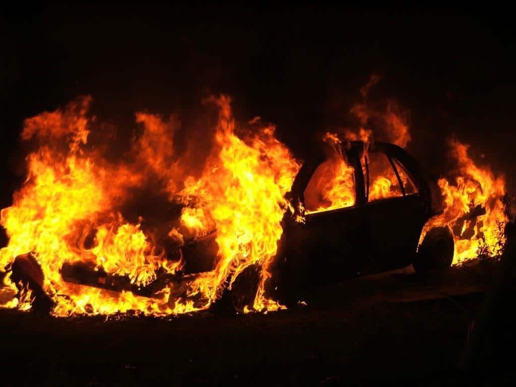 Αιτωλοακαρνανία: Οχημα πήρε φωτιά και απανθρακώθηκε ο οδηγός