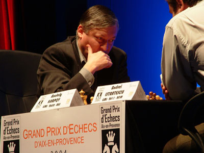 Ανατόλι Κάρποφ: Σε σοβαρή κατάσταση νοσηλεύεται ο θρυλικός σκακιστής