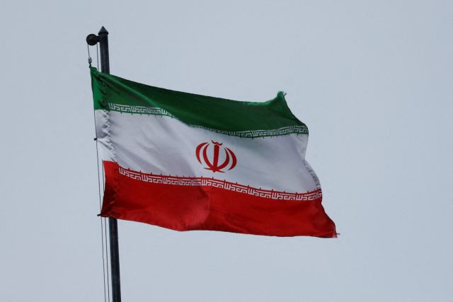 Ένοπλη επίθεση σε μαυσωλείο στο Ιράν: Τουλάχιστον 15 νεκροί