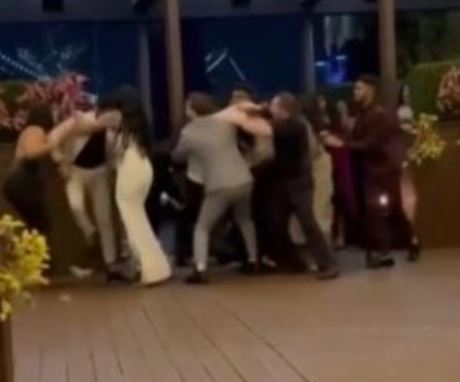 Αδιανόητο ξύλο σε διαγωνισμό καλλιστείων – Έτρεχαν να κρυφτούν τα μοντέλα!