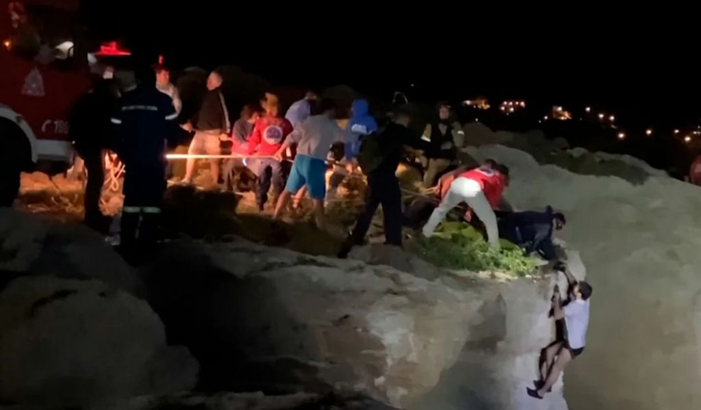Διπλή τραγωδία με μετανάστες στο Αιγαίο: Τουλάχιστον 17 νεκροί στη Λέσβο – Αγνοούνται 15 στα Κύθηρα