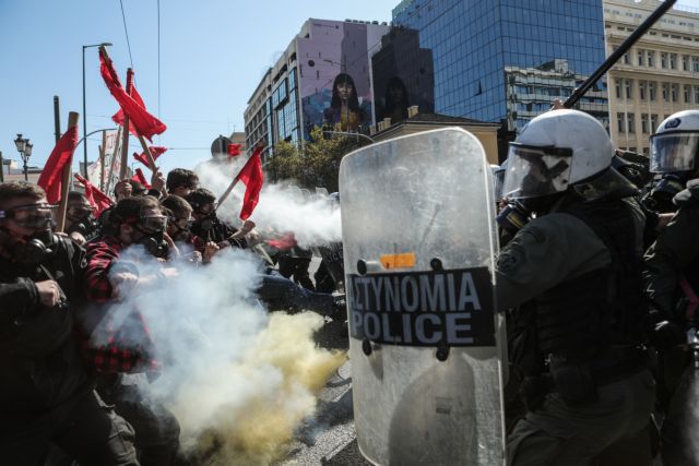Πανεκπαιδευτικό συλλαλητήριο: Ενταση και επεισόδια στο κέντρο της Αθήνας