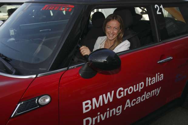 Τζόρτζια Μελόνι: Όχι στην ηλεκτροκίνηση, κλείνει την πόρτα στα “πράσινα” ΙΧ