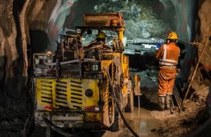 Νιόπαντρος και πατέρας μικρού κοριτσιού ο νεκρός στα μεταλλεία Φωκίδας