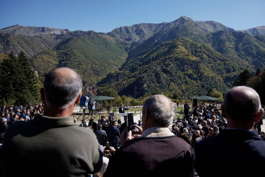 Μητσοτάκης: Αναπτυξιακό σχέδιο για την αναγέννηση των δήμων στα Αγραφα και την αντιμετώπιση της δημογραφικής γήρανσης