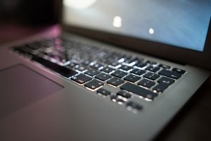 Ποιο laptop να διαλέξεις για τη σχολή, τη δουλειά και το gaming