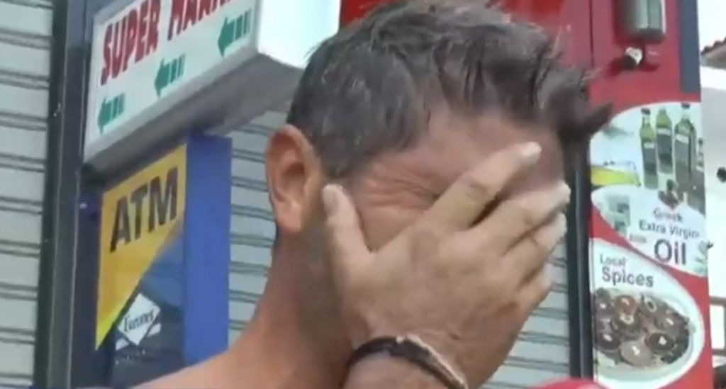 Κρήτη: H στιγμή που ο σύζυγος βουτά να βρει την αγνοούμενη γυναίκα του – Λύγισε μετά στην κάμερα