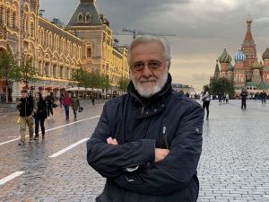 Ο Γιάννης Σμαραγδής διευκρινίζει για τη δήλωση: «Δεν ξέρω τον Καπουτζίδη»