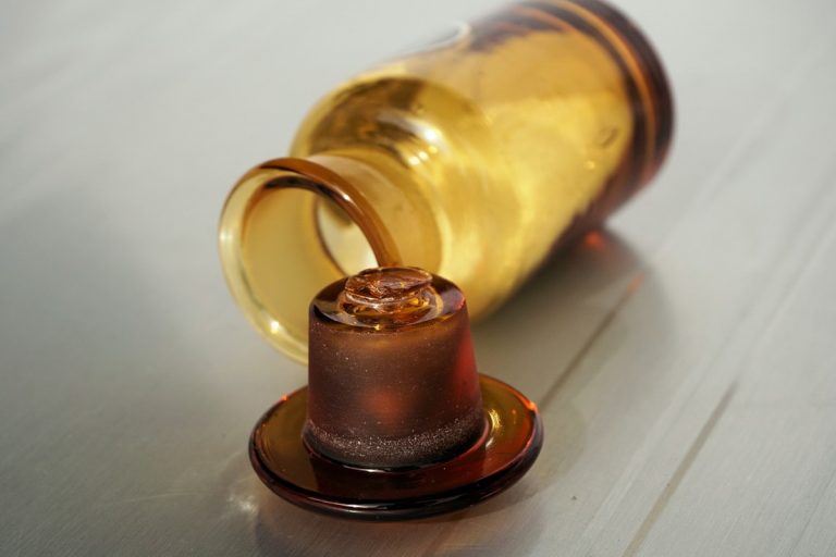 Θέμα ωρών η παράδοση της 38χρονης που έριξε το καυστικό υγρό στον άντρα της