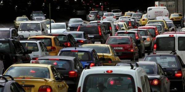 Τροχαίο στον Κηφισό: Ουρές χιλιομέτρων στην κάθοδο