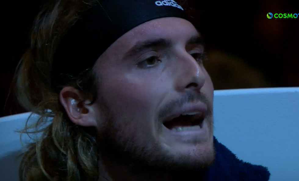 Ντροπή και θλίψη: Ο Τσιτσιπάς καθυβρίζει τον πατέρα του μέσα στο γήπεδο