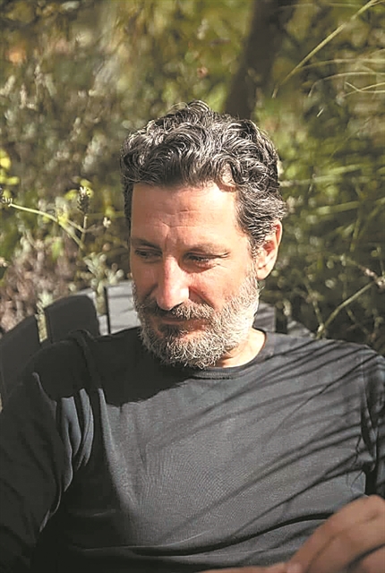 «Η τέχνη βρίσκεται σε μια σκιά φωτερή»