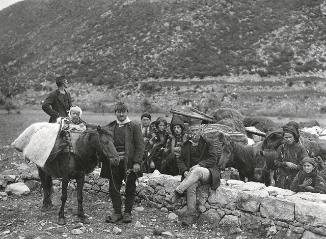 «Ψηφίδες που συμπληρώνουν την Ιστορία»
