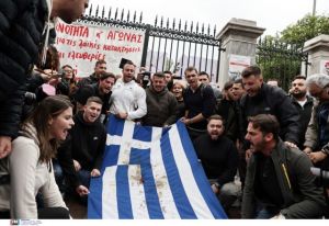 Πολυτεχνείο: Αρχισαν οι πορείες για την 49η επέτειο από τη φοιτητική εξέγερση