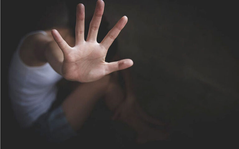 Παιδική κακοποίηση: Στην Ελλάδα 7.500 παιδιά το χρόνο, κάτω των 5 ετών, πέφτουν θύματα κάποιας μορφής βίας
